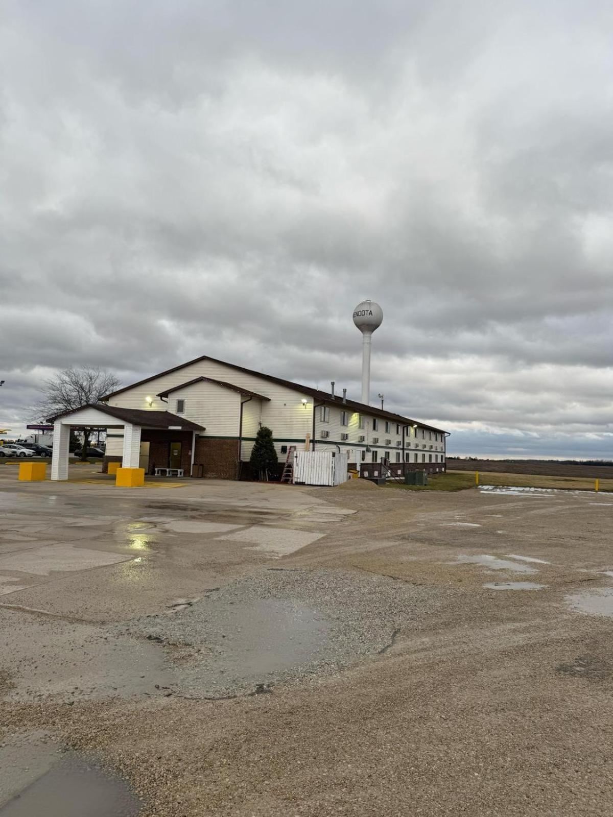 Super 8 By Wyndham Mendota I-39 Exterior foto