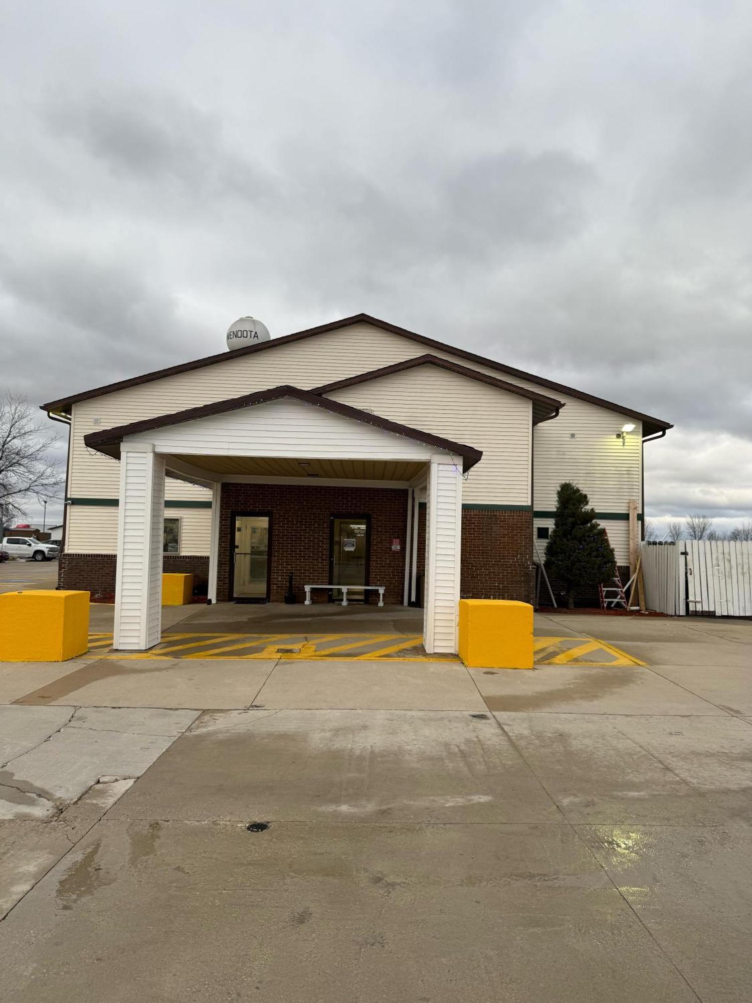 Super 8 By Wyndham Mendota I-39 Exterior foto