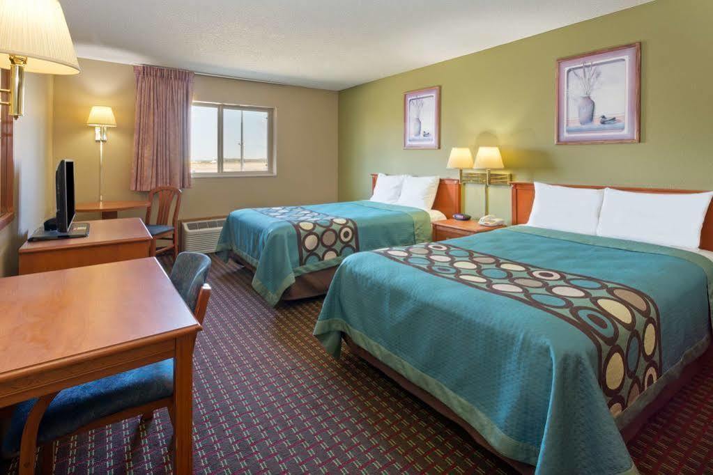 Super 8 By Wyndham Mendota I-39 Exterior foto